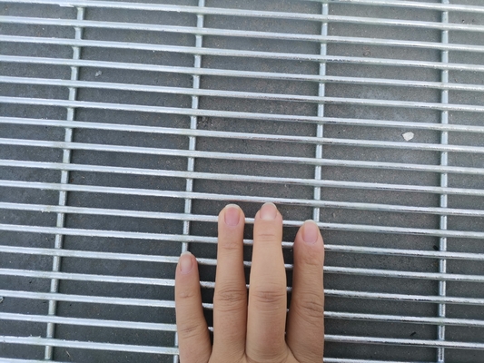 76.2*12.7mm Anti Climb Security Fencing 358 Prison Mesh Panels Cut Resistant
