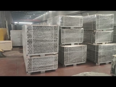 Συσκευάζονται στρογγυλοί στύλοι γαλβανισμένοι εν θερμώ