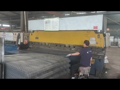 Φράχτης με πλέγμα V που λυγίζεται από μηχανή